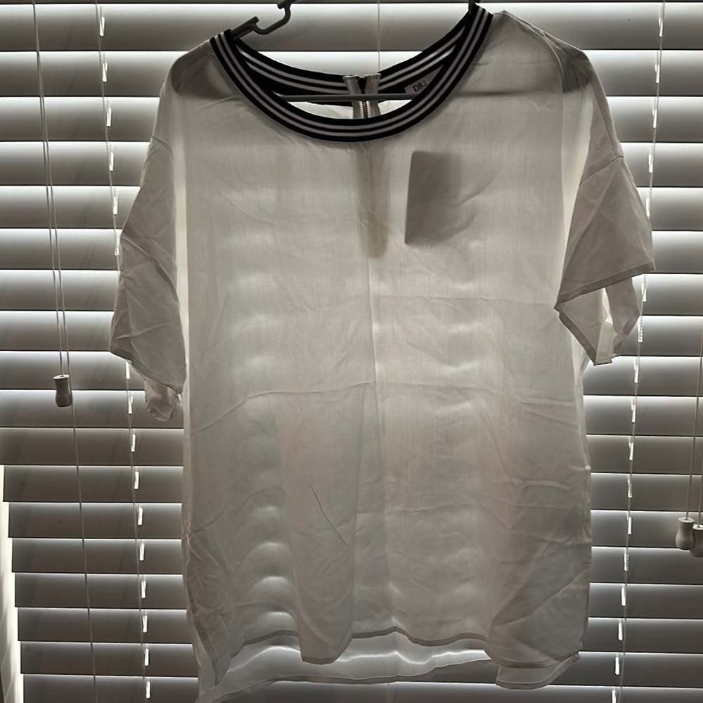 DR2 by Daniel Rainn black and white sheet top